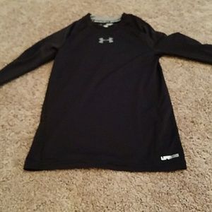 Youth small underarmour shirt