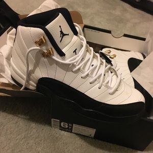 Air Jordan 12 retro Size 6.5 Youth/Gradeschool