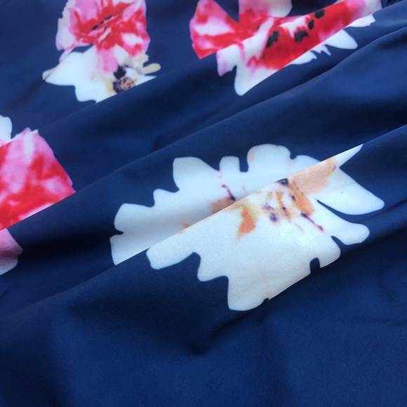 🌷 Ruffle Chiffon Blouse - Picture 4 of 8