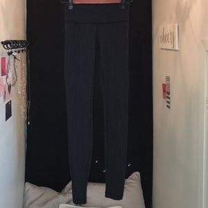 Lululemon mini polkadot leggings, size 2.
