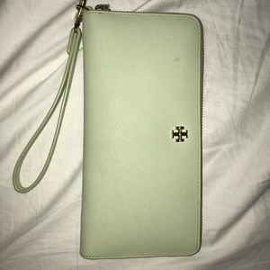 Tory burch wallet