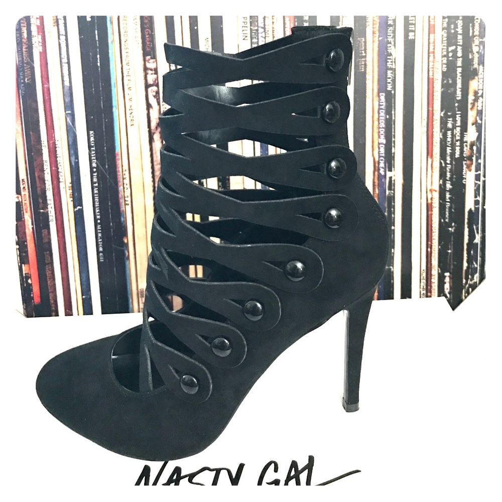Black strappy heels❣️💕