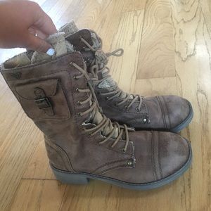 Roxy lace up boots