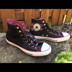 Converse sneakers, size 10