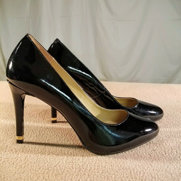 SOLD/Brand New MMK Black Patten Leather Heels - Picture 3 of 5