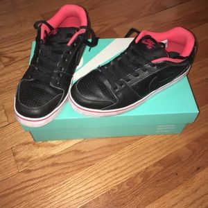 Nike Women's Ruckus Low-top