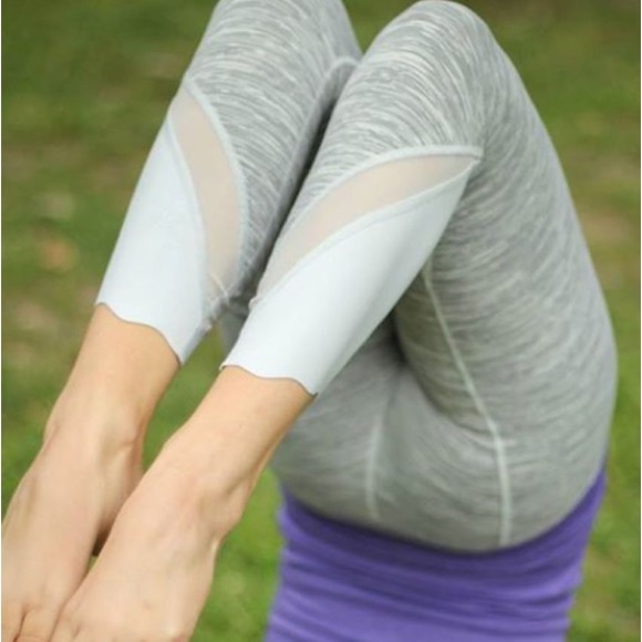 Lululemon Wunder Under Crop Roll Down Mesh - Picture 4 of 8