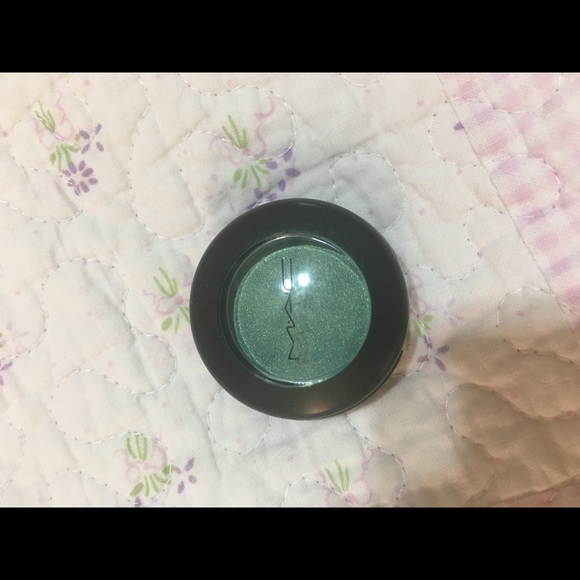 MAC Cosmetics Makeup - Mac Gulf Stream Eye Shadow MAC Cosmetics Makeup - Mac Gulf Stream Eye Shadow