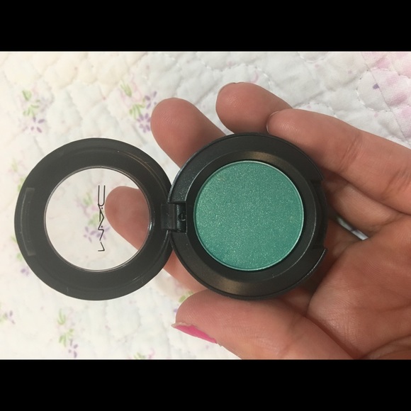 MAC Cosmetics Makeup - Mac Gulf Stream Eye Shadow MAC Cosmetics Makeup - Mac Gulf Stream Eye Shadow