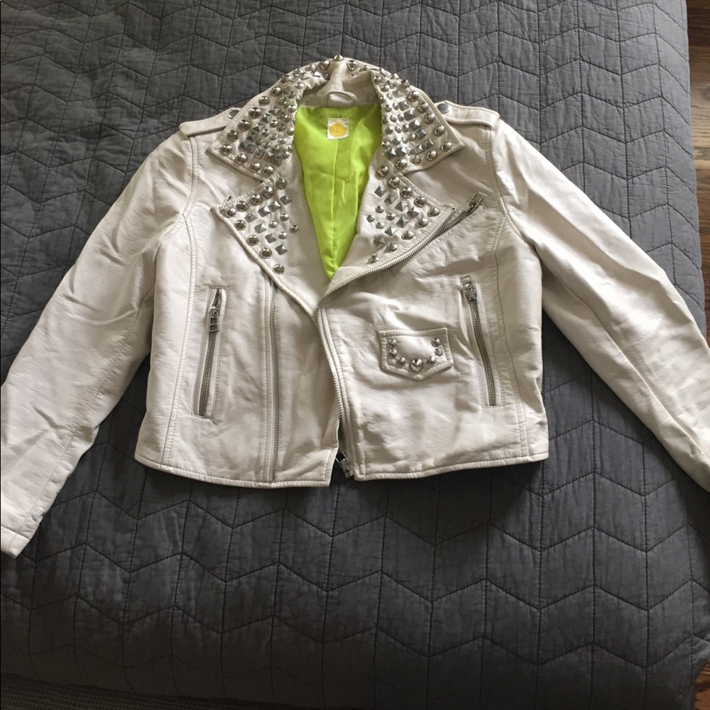 White 3/4 faux leather jacket