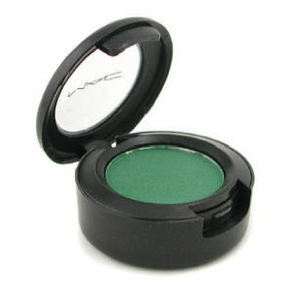 MAC Cosmetics Makeup - Mac One Off Eyeshadow MAC Cosmetics Makeup - Mac One Off Eyeshadow