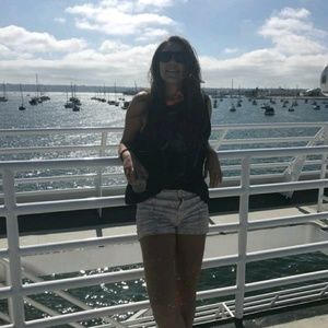 Meet your Posher, Amanda