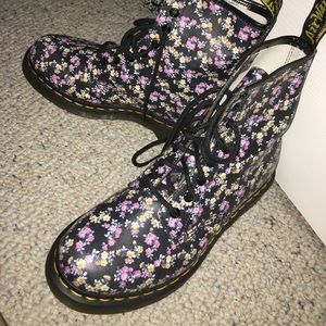 Floral Dr./Doc Martens