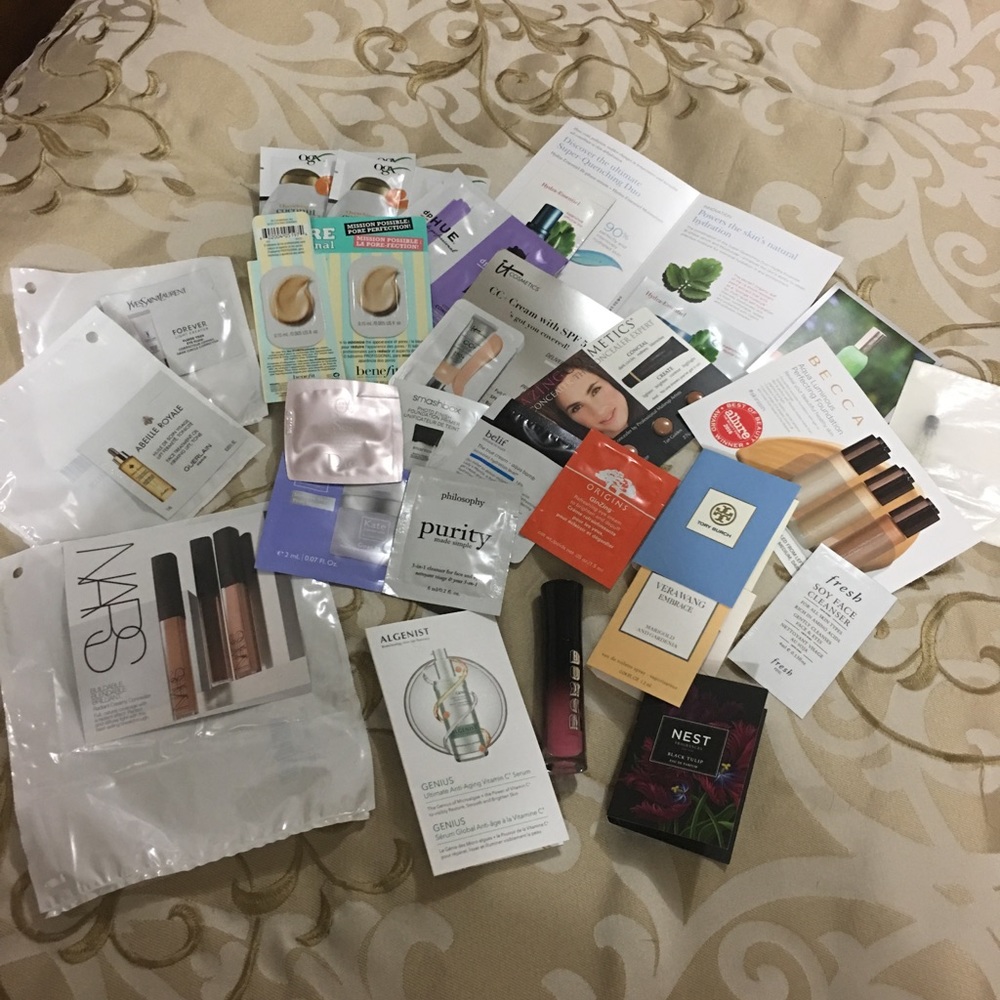 Sample lot with full size Buxom whipped wandress