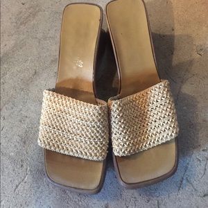 Front net sandals
