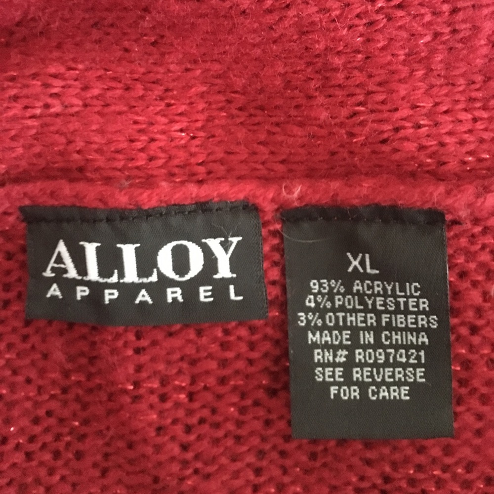 Red sweater - Picture 4 of 4