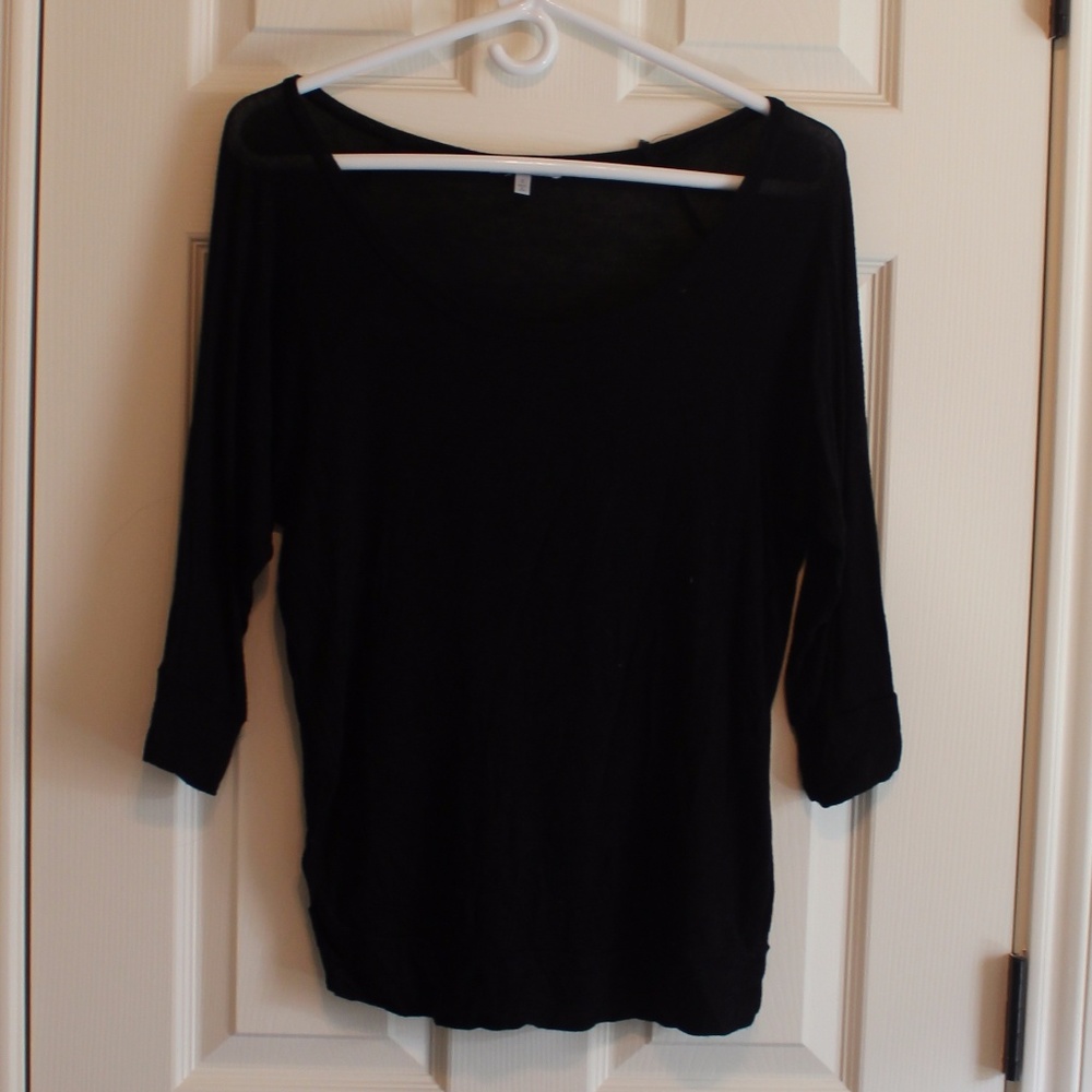 3/4 sleeve black top
