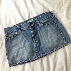 vintage-y Hollister light-washed denim skirt