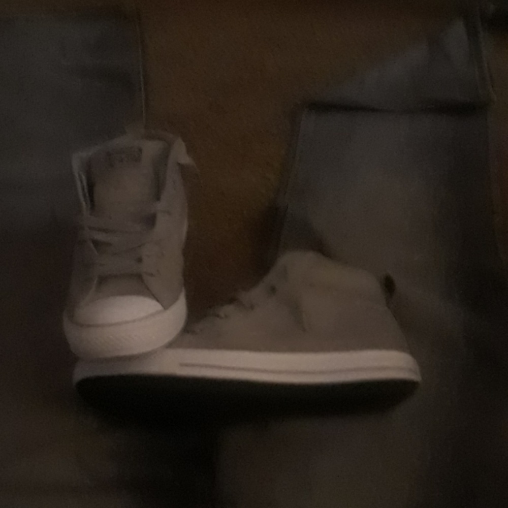 Grey Converse - Picture 2 of 3