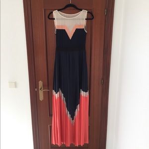 BCBGMAXAZRIA Pleated Colorblock Gown