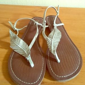 Beautiful silver Carlos Santana strapped sandals.