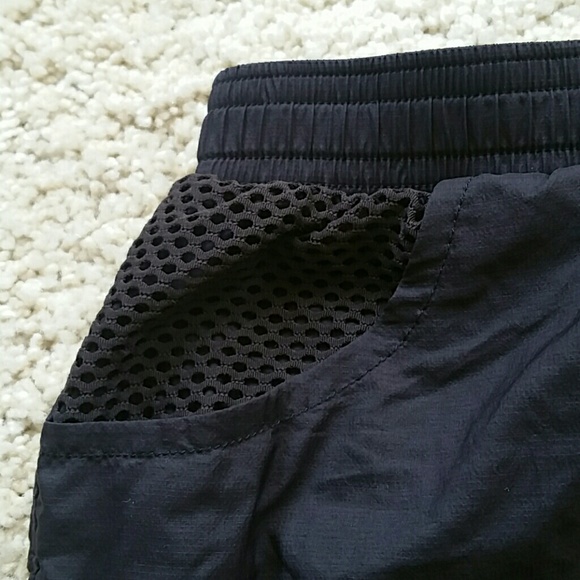 Victoria's Secret VSX sport short size S - Picture 6 of 7