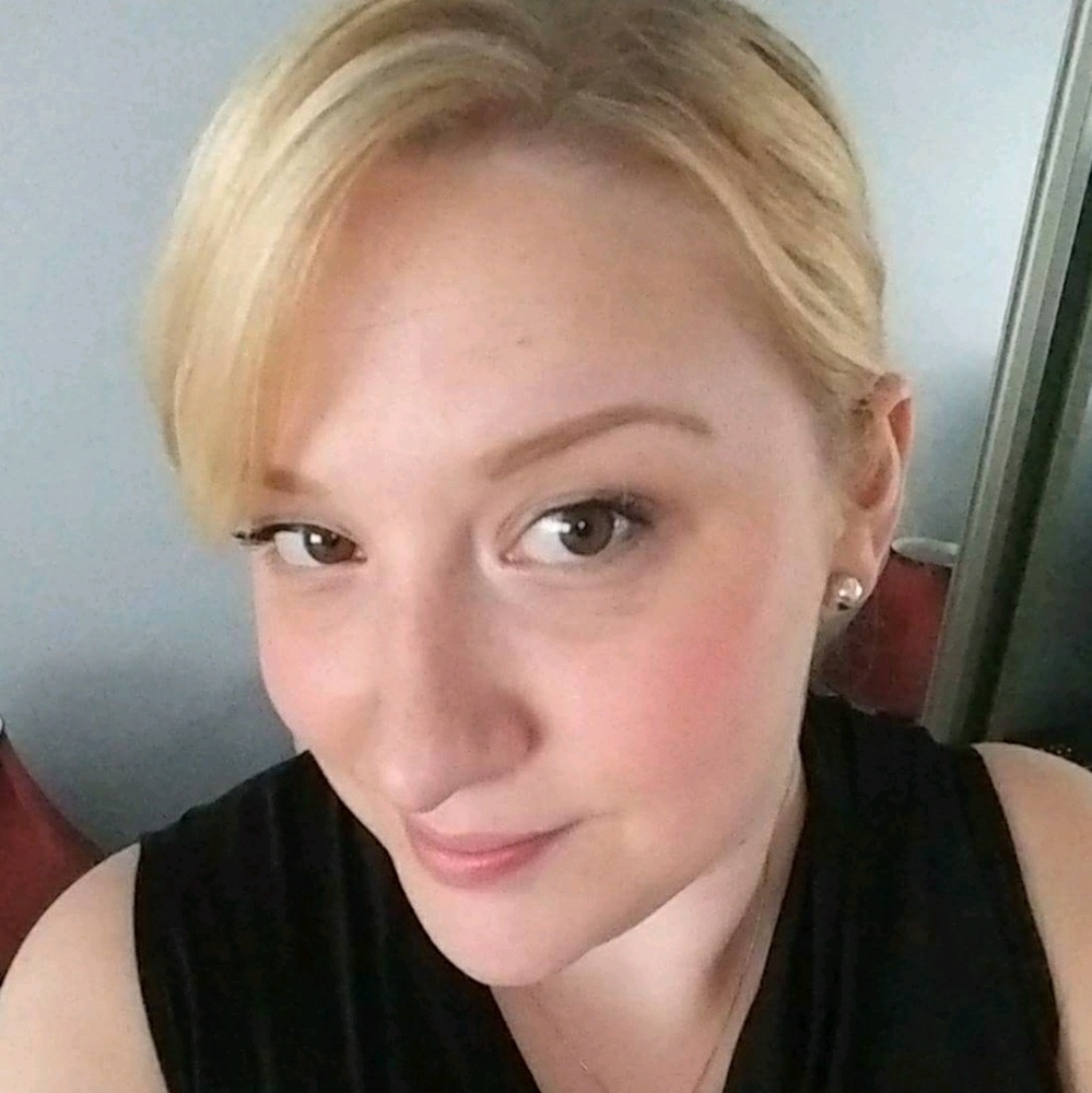 Meet your Posher, Cassandra