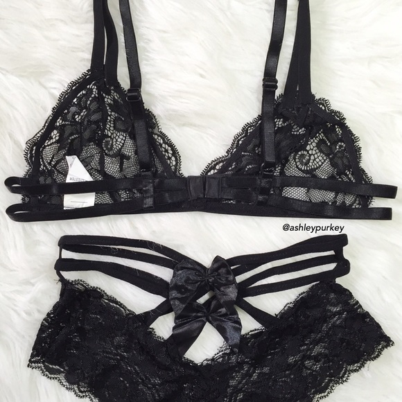 Black lace bralette bow panty set - Picture 3 of 3