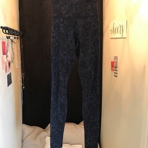 Lululemon blue and black designed leggings, size 2