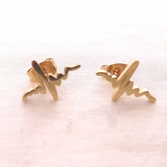 ✨FREE w/ Bundle✨ Heartbeat EKG Gold Stud Earrings - Picture 2 of 2