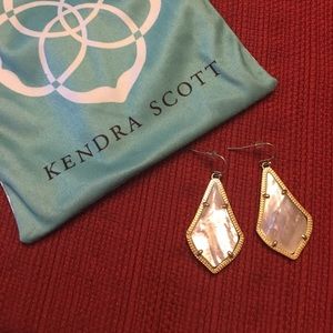Kendra Scott Alex earrings. Ivory pearl.