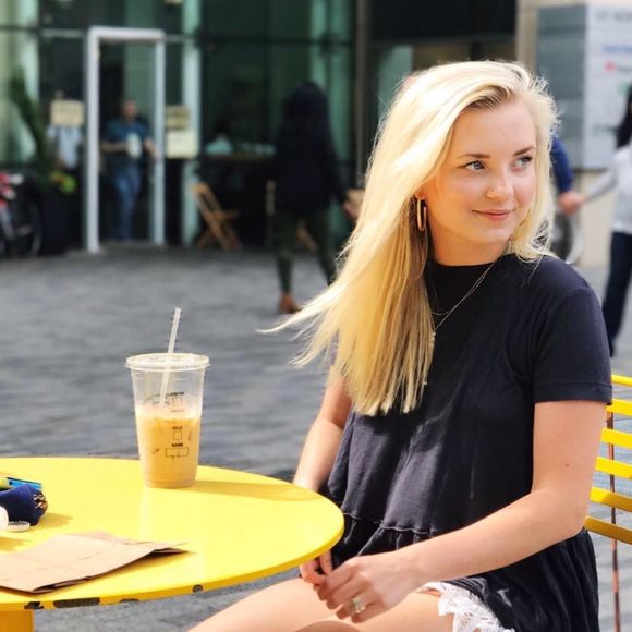 Meet your Posher, Annika - Picture 1 of 1