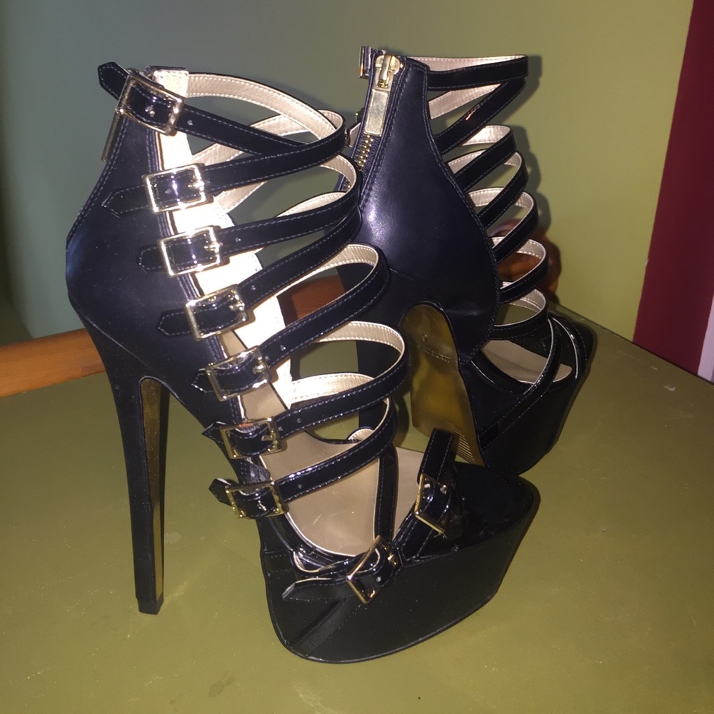 "Nadia" platform heel