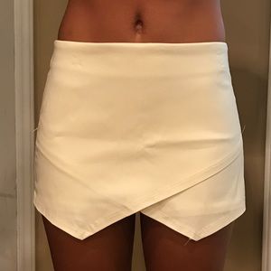 White envelope skort