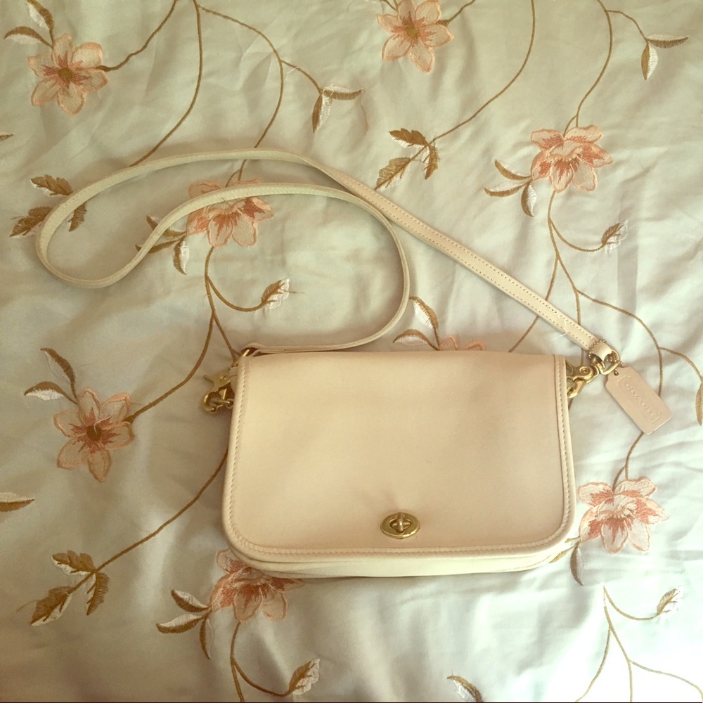 ✨VINTAGE COACH CROSS BODY✨