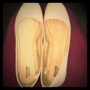 Cream/Pale pink flats!