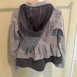 WORN ONCE lululemon pleated jacket with hood