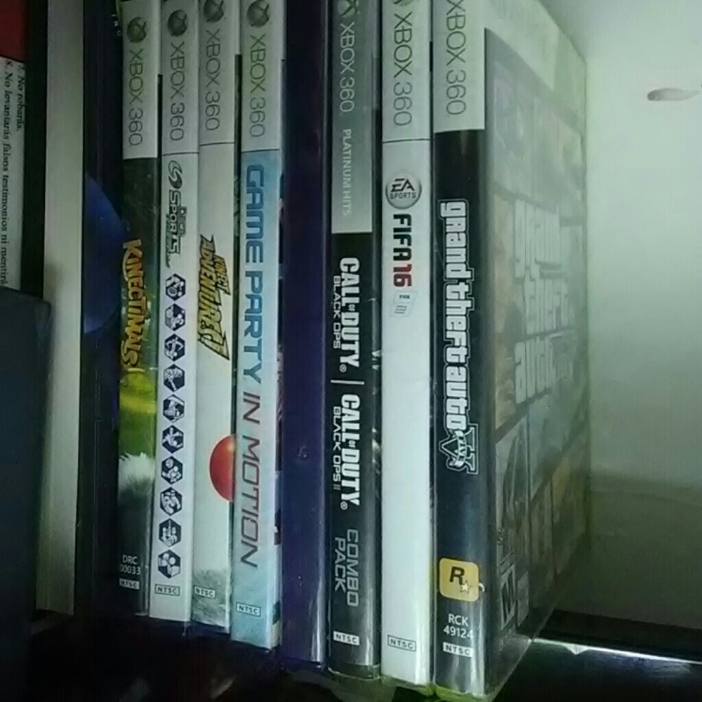 Xbox 360 - Picture 3 of 4