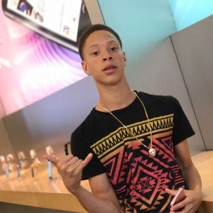 Meet your Posher, Chris