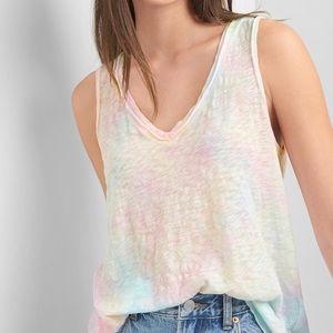 NWOT Gap Tank Top