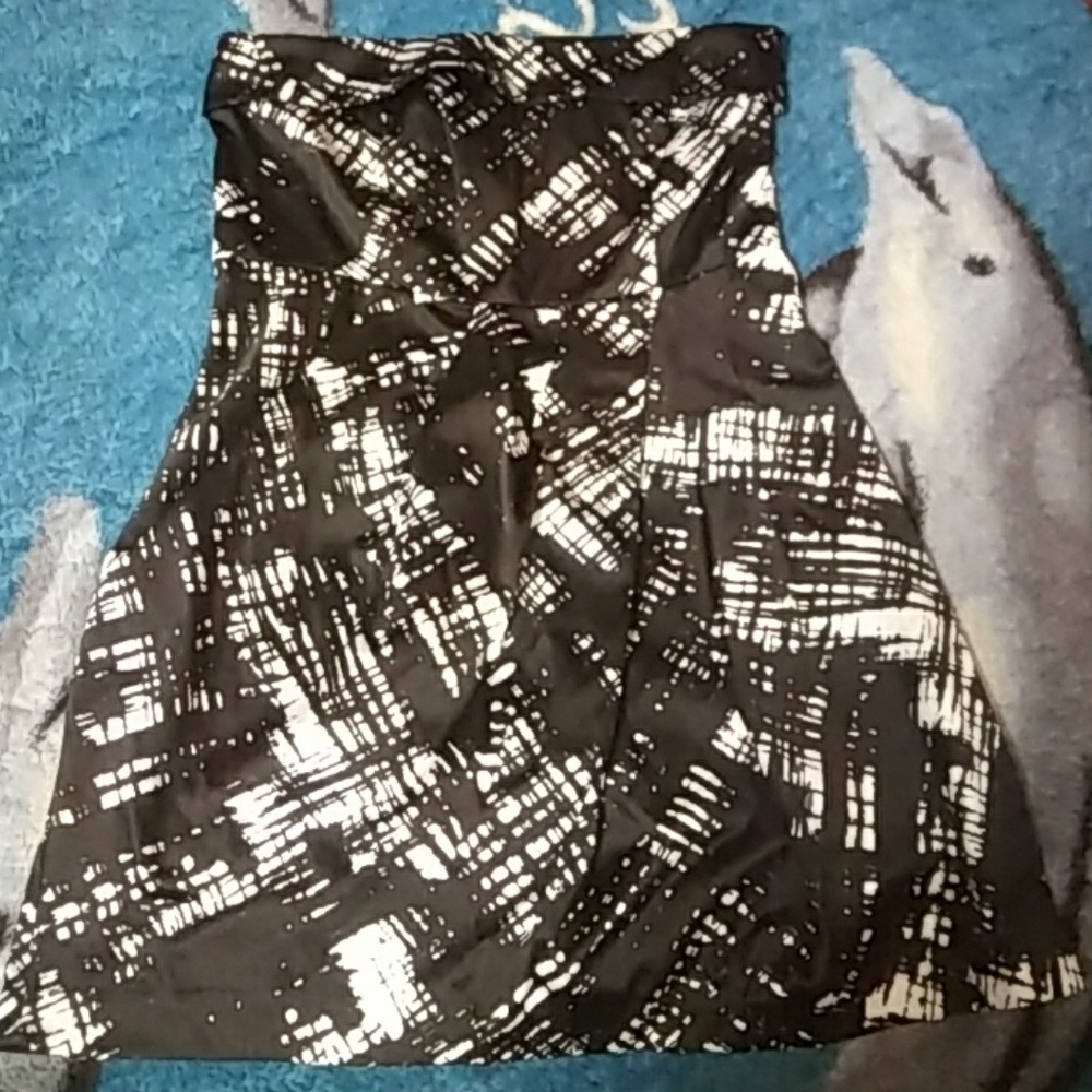 short dress. Black and white design