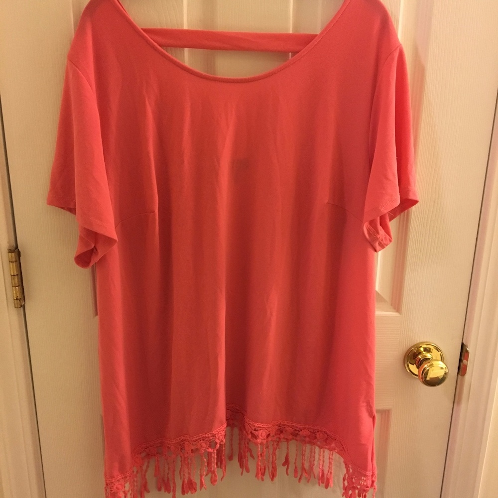 Size 1X pink shirt with open back and cute trim