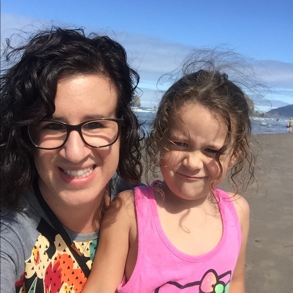 Meet your Posher, Christina - Picture 2 of 2