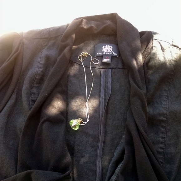 Rock & Republic Vest With Attached Scarf - Picture 5 of 8