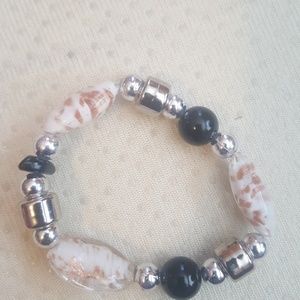 Stretchy bracelet