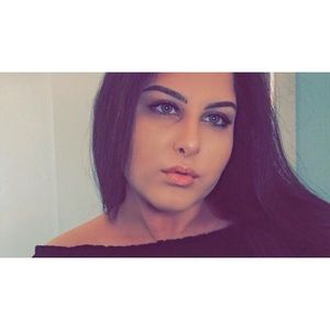 Meet your Posher, Julia