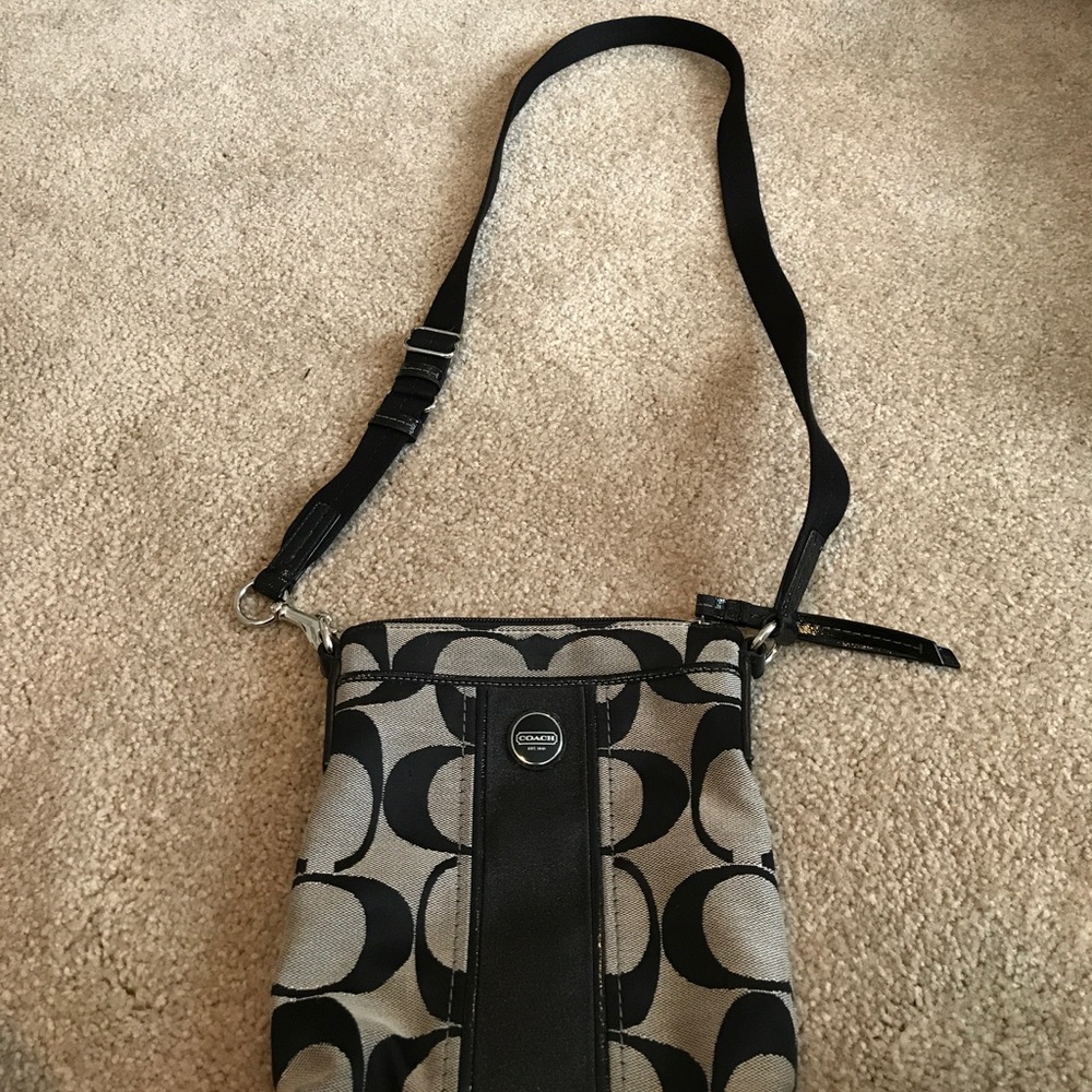 Coach Crossbody bag! - Picture 3 of 7