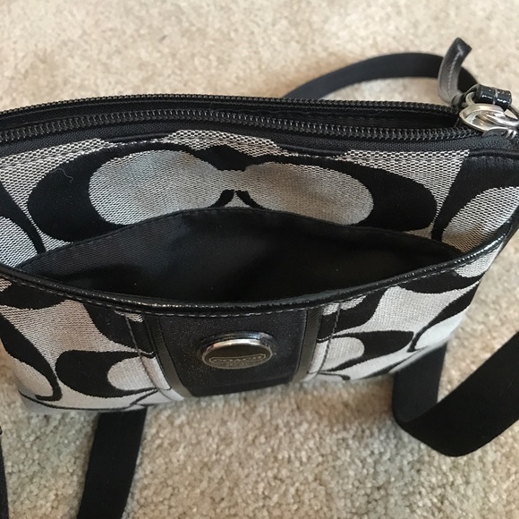 Coach Crossbody bag! - Picture 5 of 7