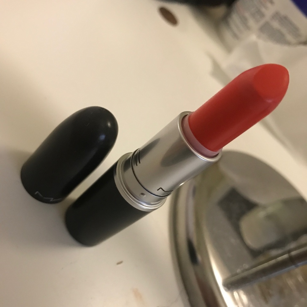 MAC  lipstick