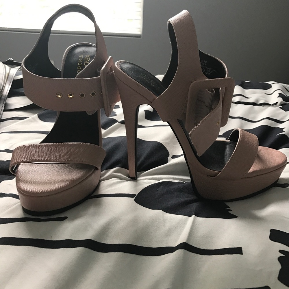 Kendall & Kylie x Madden Girl pink pumps